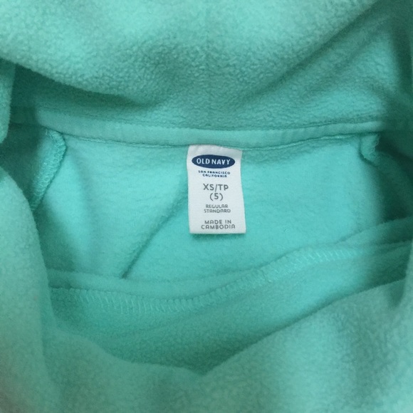 Bundle sales Girl’s Tops - size 5-6 - Picture 6 of 6